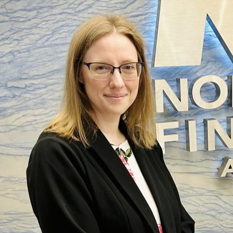 Janna Vloet, Financial Advisor